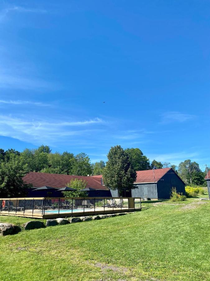 Beatnik Hotel Bromont Exterior foto