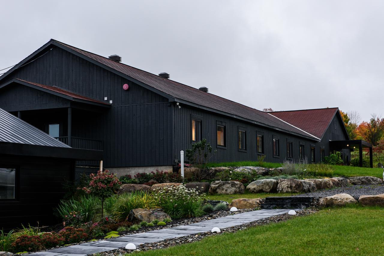 Beatnik Hotel Bromont Exterior foto