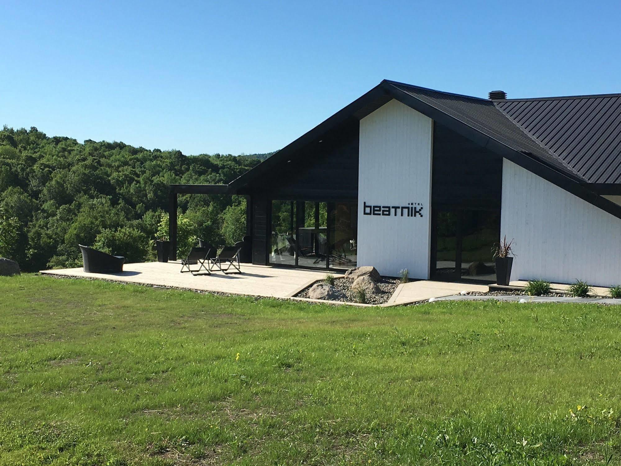 Beatnik Hotel Bromont Exterior foto